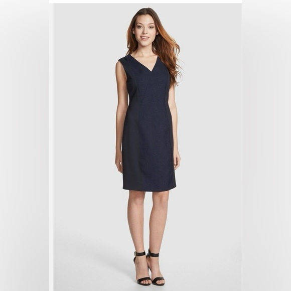 Elie Tahari Dresses & Skirts - Elie Tahari‎ dress size 0 Arvis Navy Yard Textured Panel Sleeveless Dress 🖤
